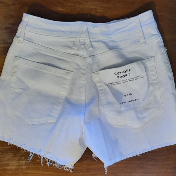 Good American Cut-Off High-Low Short - Picture 5 of 8